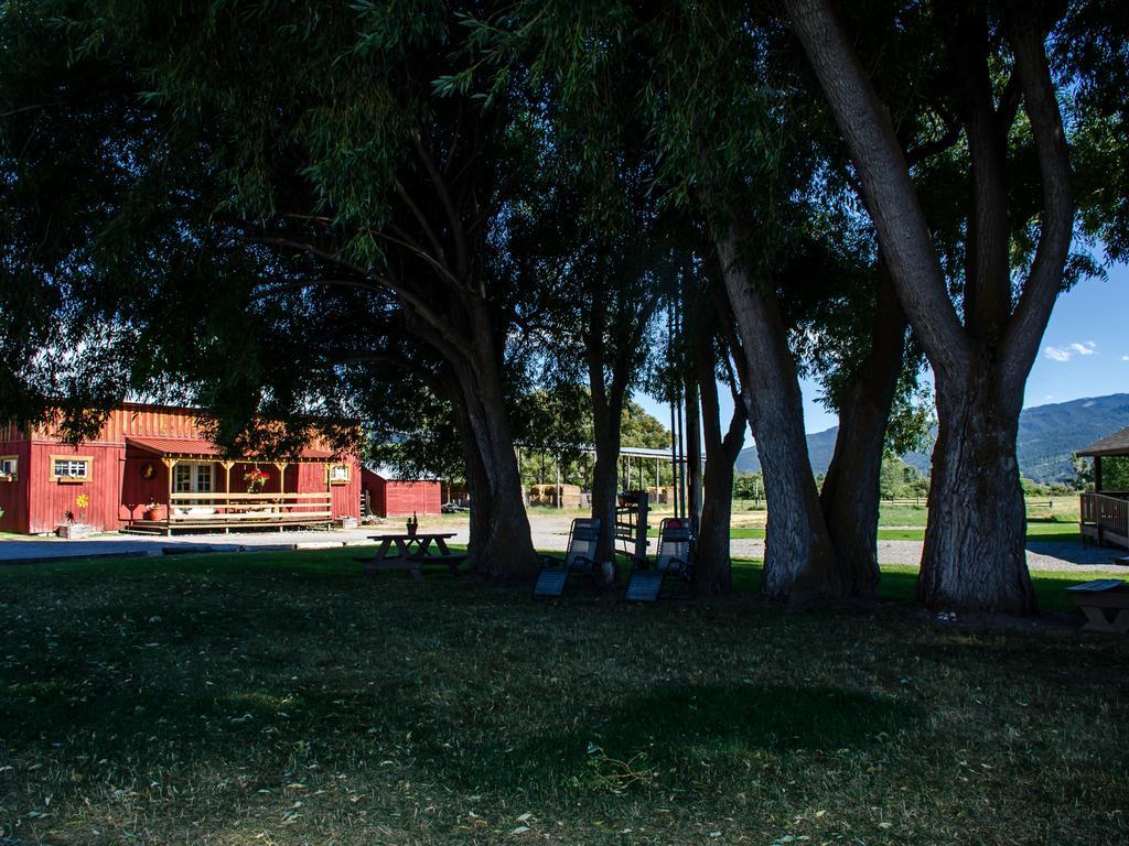 Hansen Guest Ranch Swan Valley Eksteriør bilde